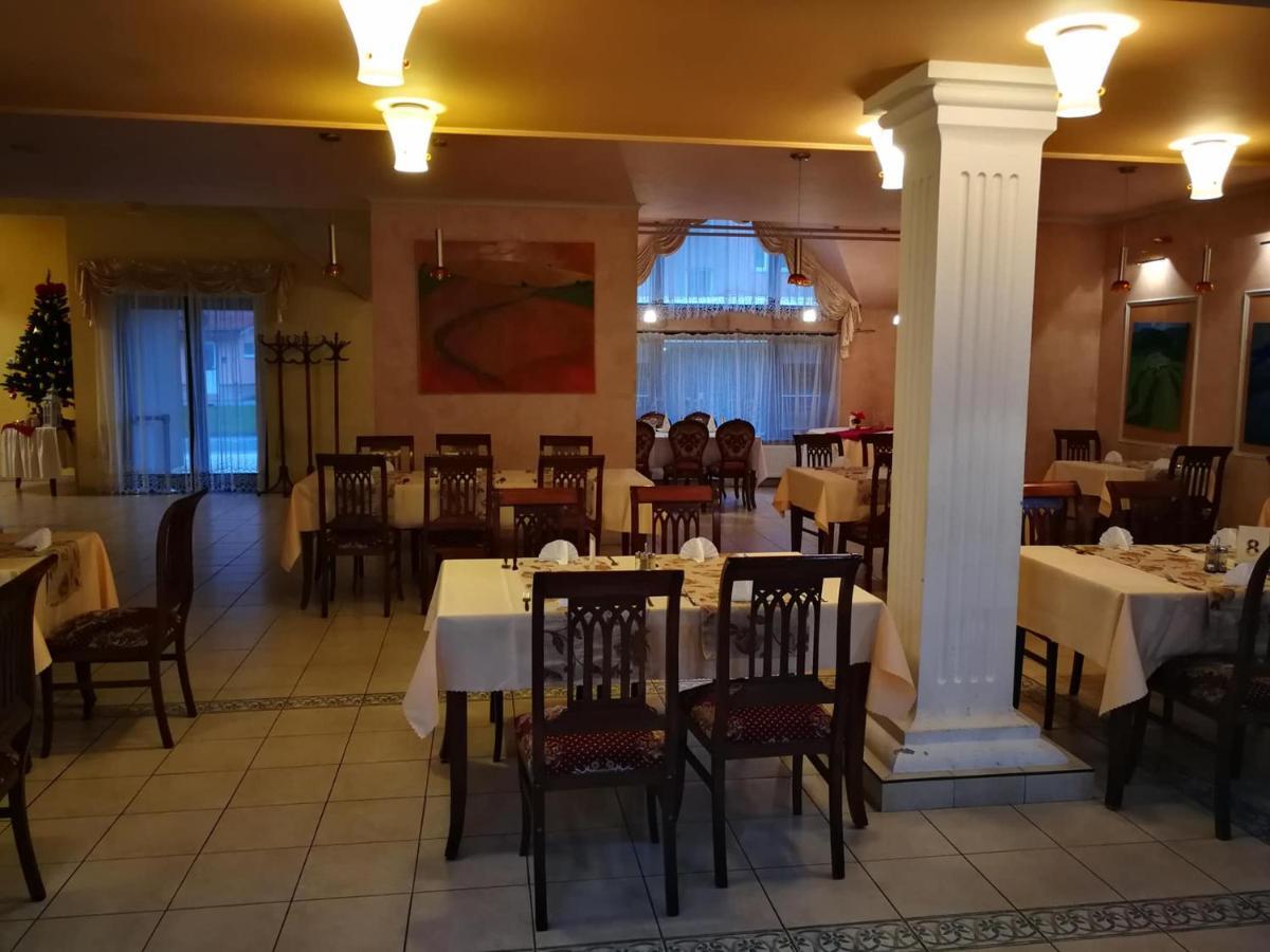 Hotel Mladost Lipany Exterior photo